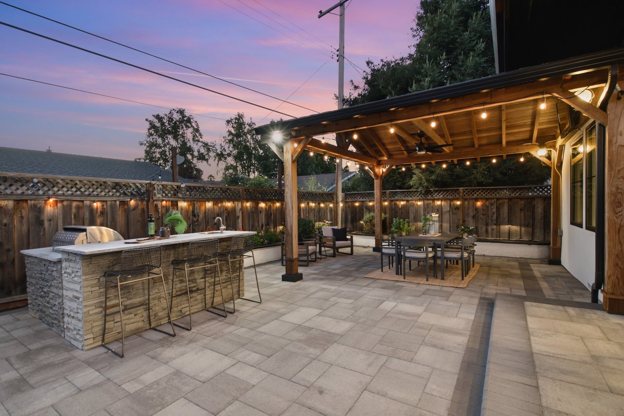 1257 Woodlawn AVE