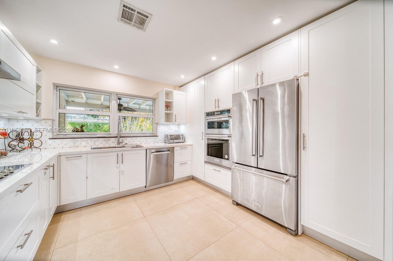 8245-sw-149-drive-palmetto-bay-fl-home-for-sale-kitchen