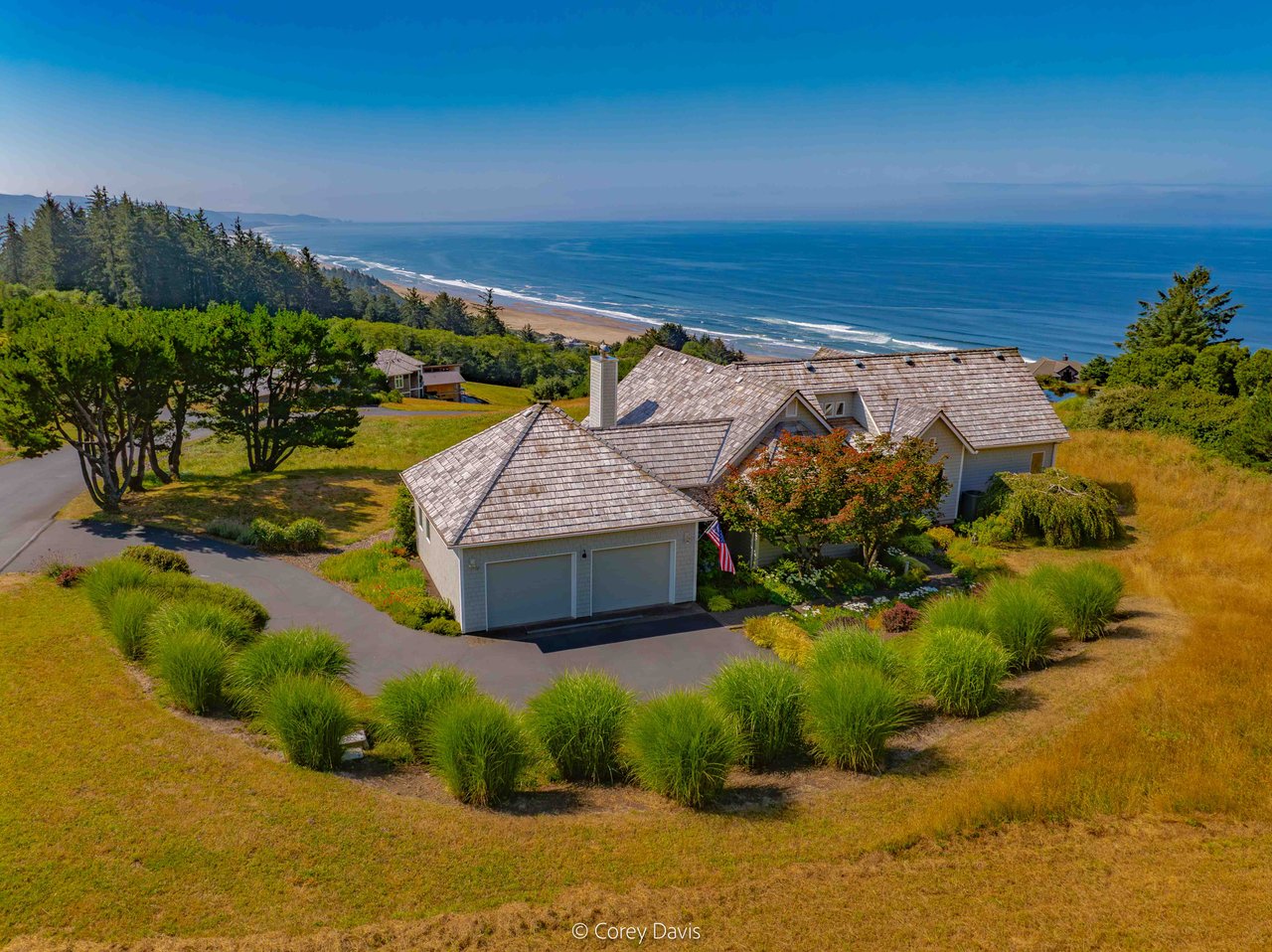 Sold single-level ocean-view home at 38480 Meadow Loop in Neahkahnie near Manzanita Oregon
