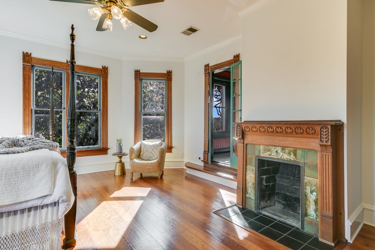 400 Academy DR
