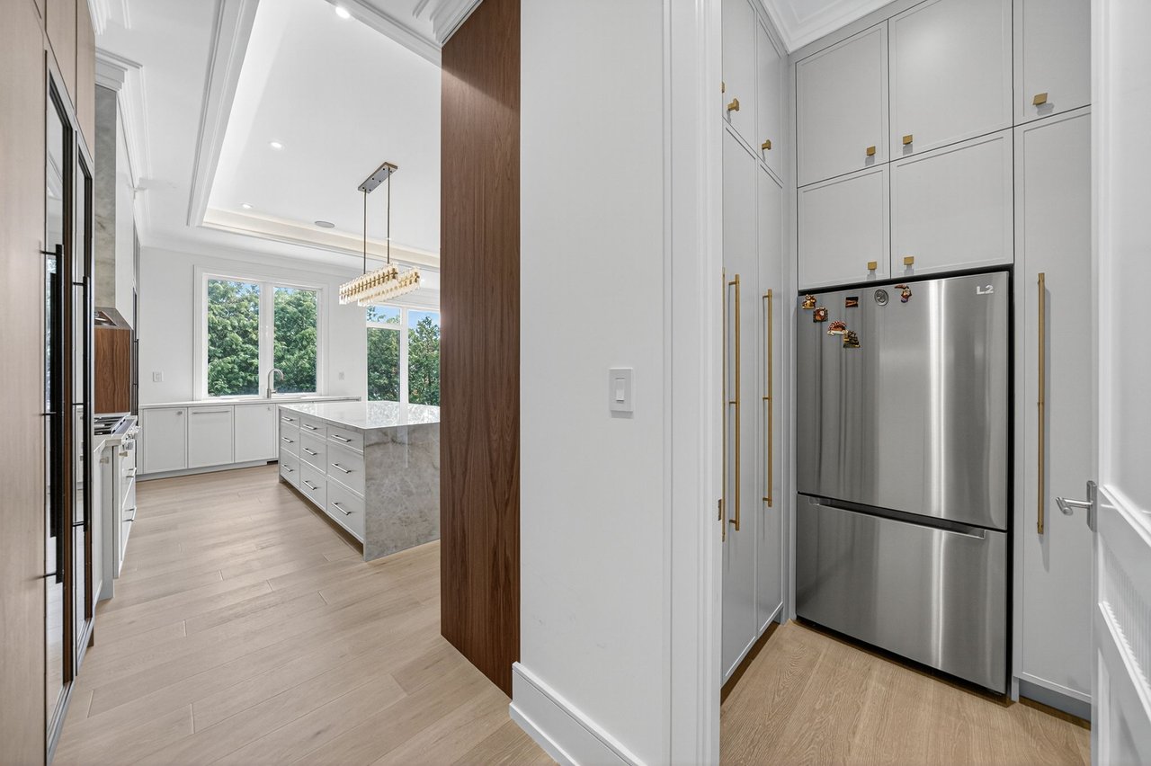 Distinctive Luxury Residence