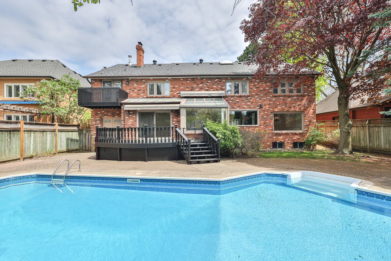 108 Whittington Place, Oakville