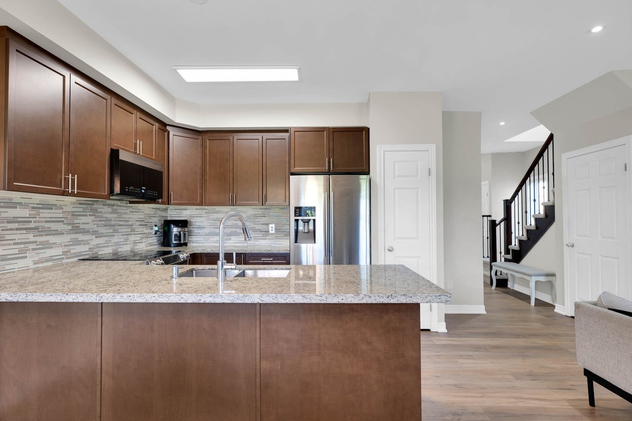 73 Medici Lane Unit: 5