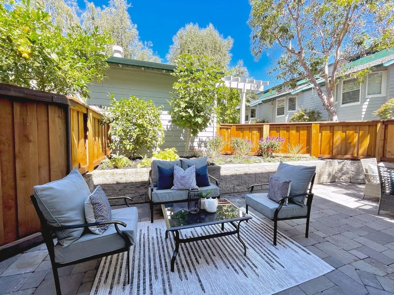 725 Loma Verde Avenue, No. E