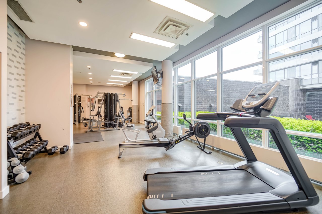 1 Hurontario St 308
