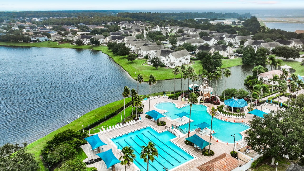Orlando Vista Lakes 5-Bedroom 4-Bathroom Home and Lifestyle