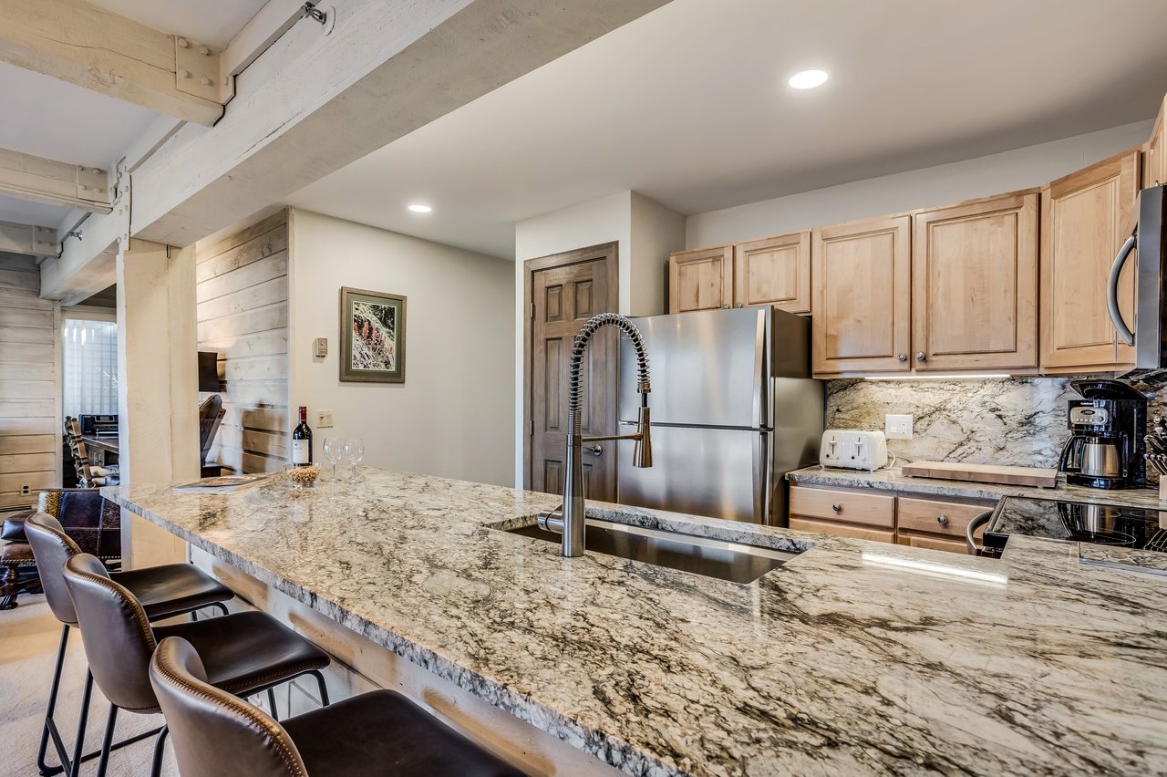 Modern Elegance Meets Mountain Comfort