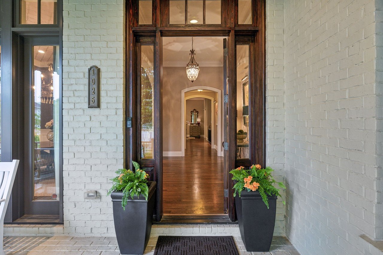 1025 Falling Leaf Cir