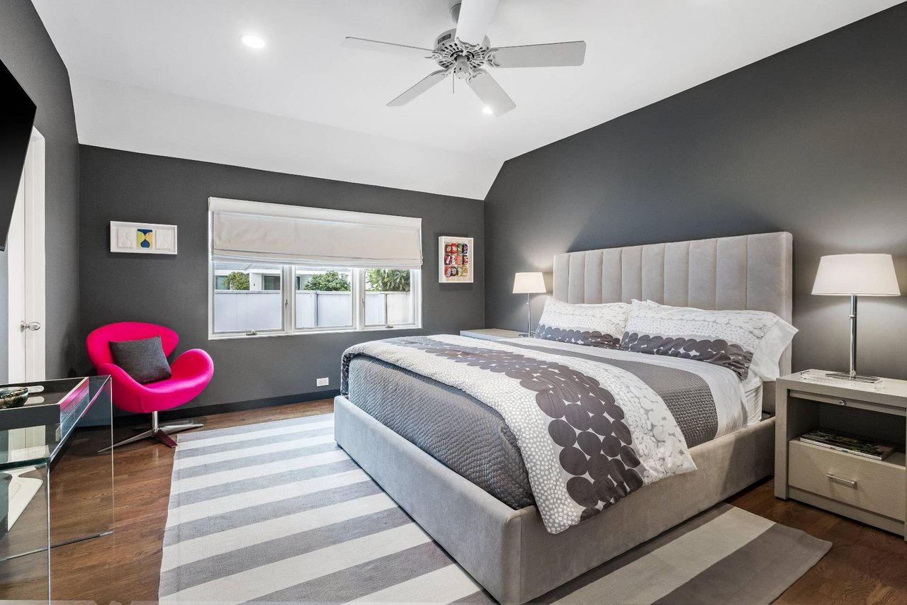 7 Cove Point Court