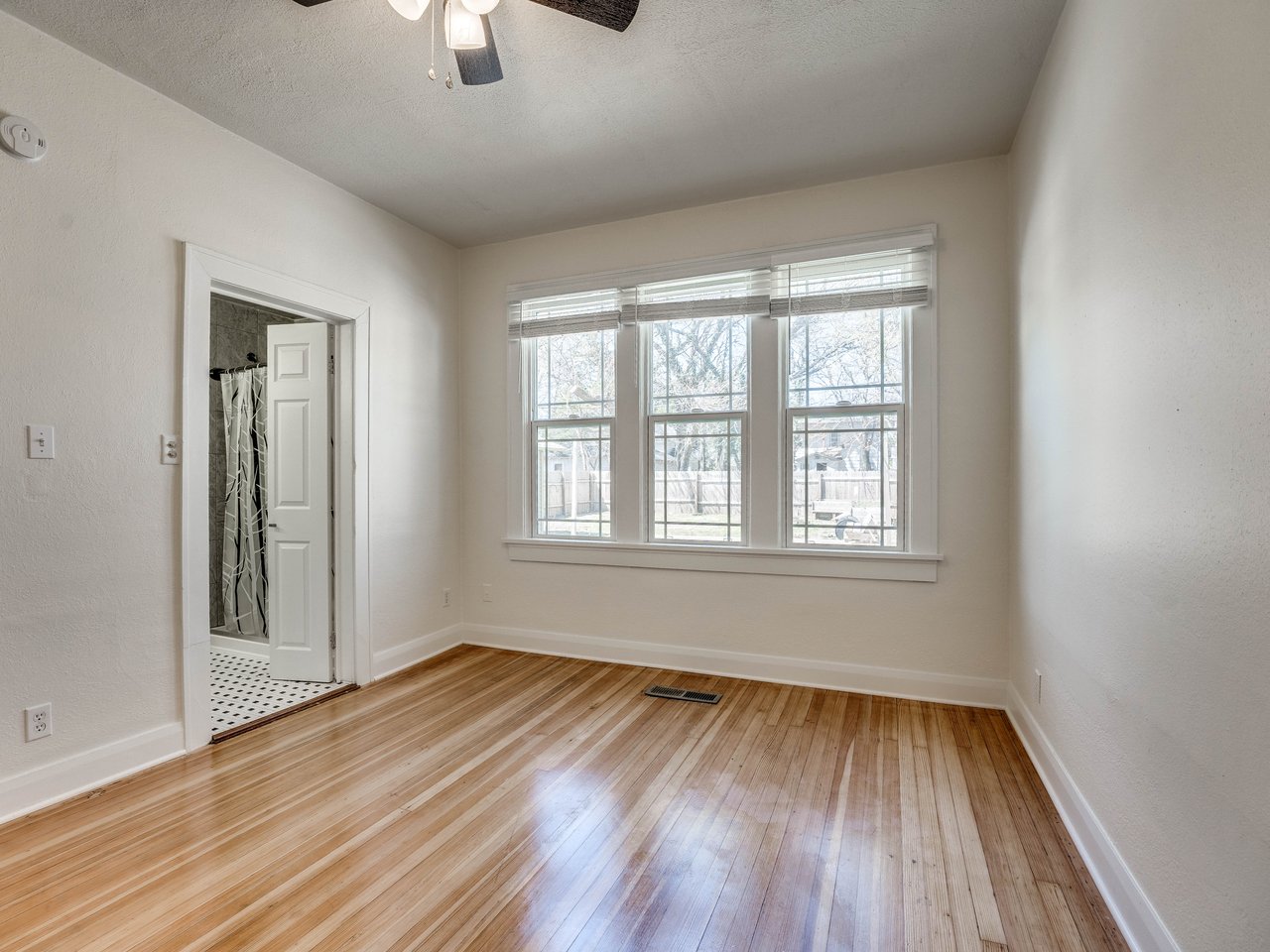706 N Beard Ave
