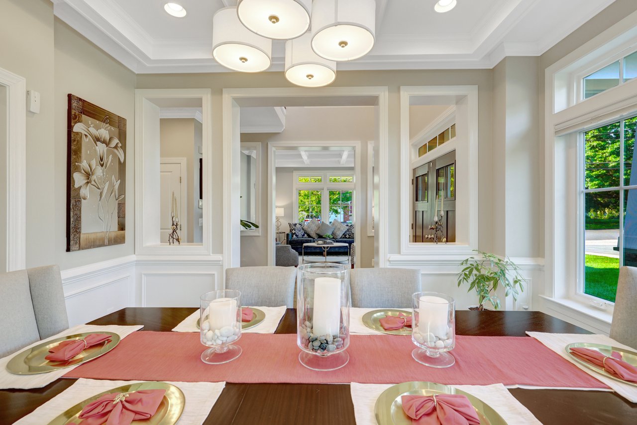 300 Jade Ct NW
