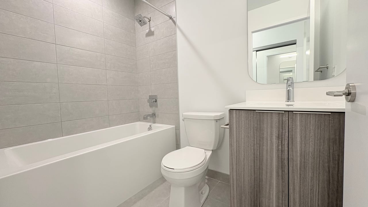 15 Richardson Street Unit: 917