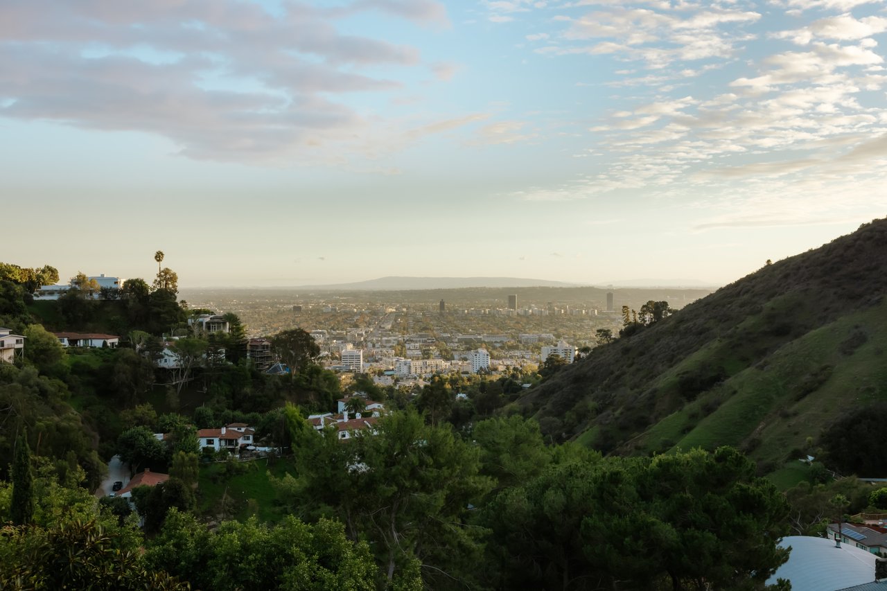 2402 Carman Crest Dr