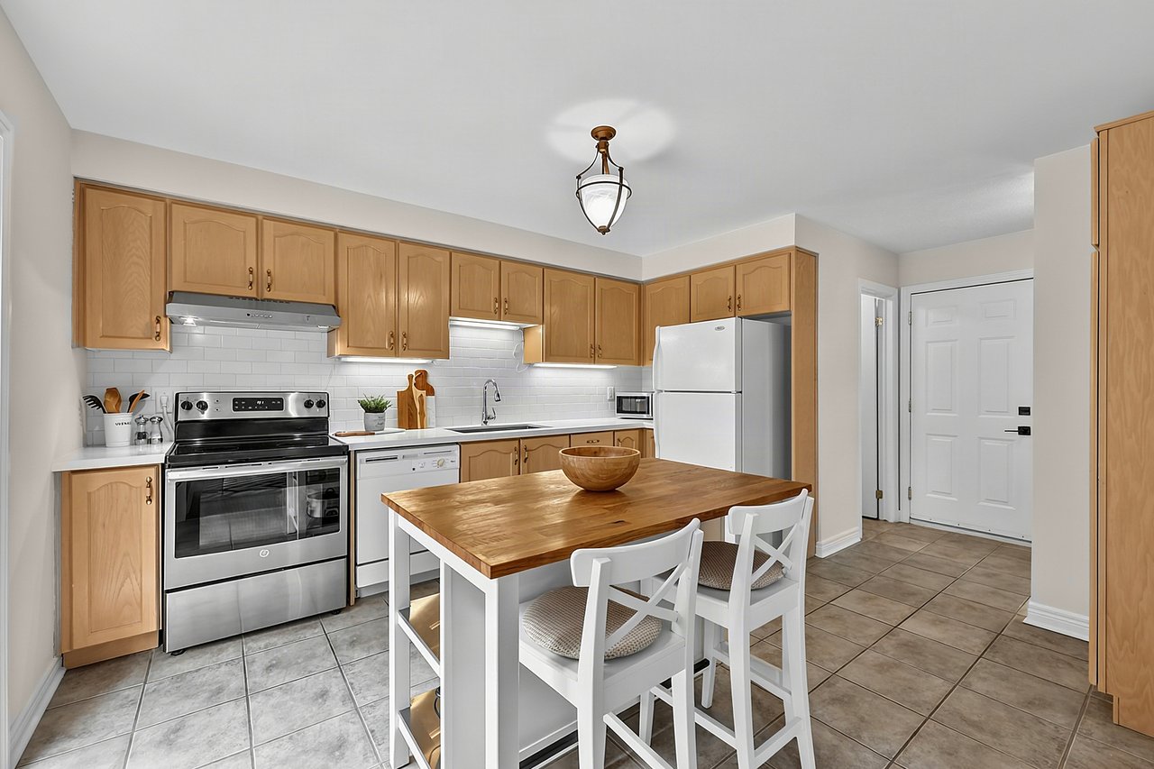 37 Rainbow Ct