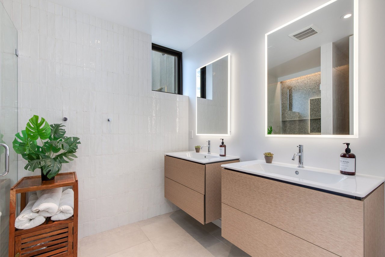 1328 E Pomelo Grove Ln.