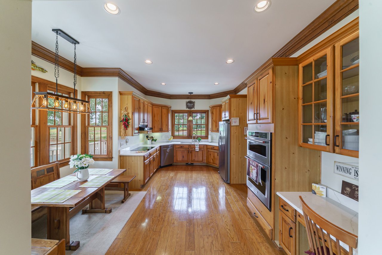 29-Acre Equestrian Estate with 14-Stall Barn
