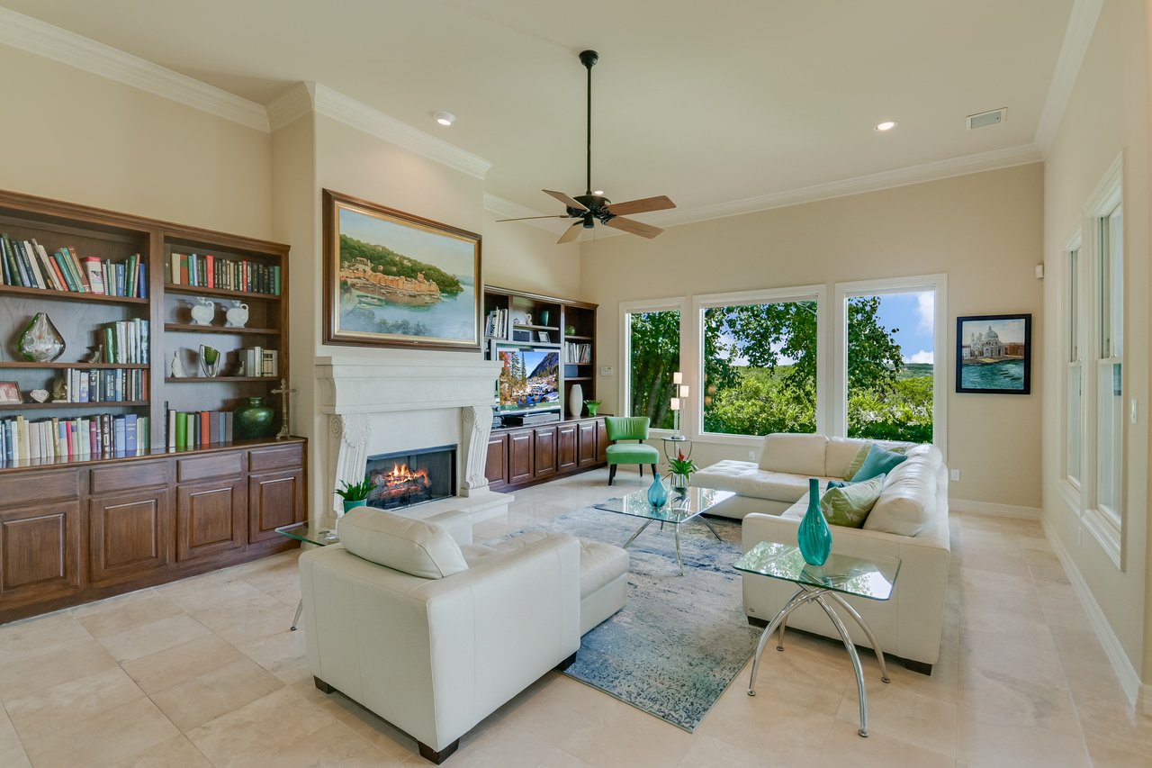 1812 Chalk Rock Cove