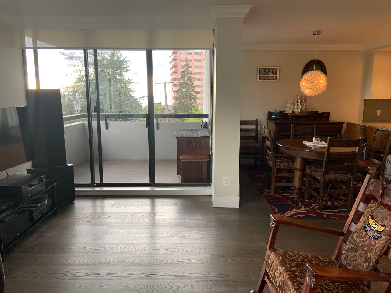 401-2167 Bellevue Ave