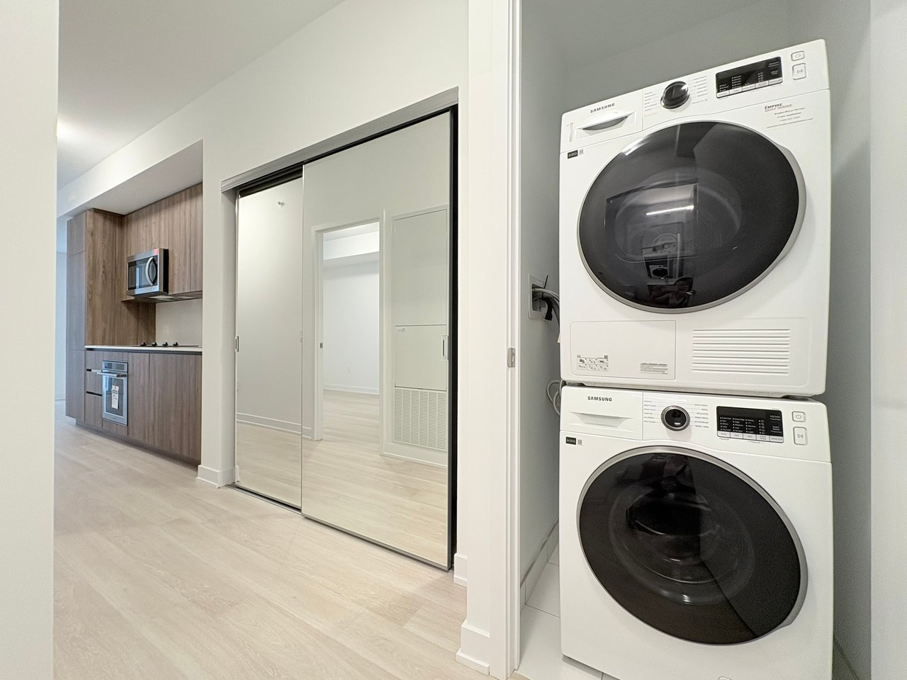 15 Richardson Street, Toronto Unit: 427