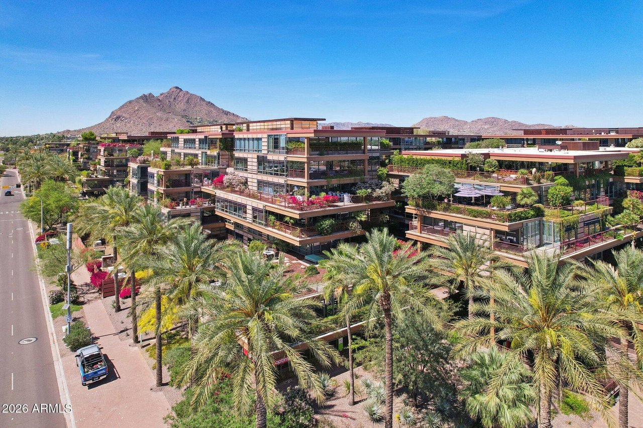 7157 E Rancho Vista Dr #4006