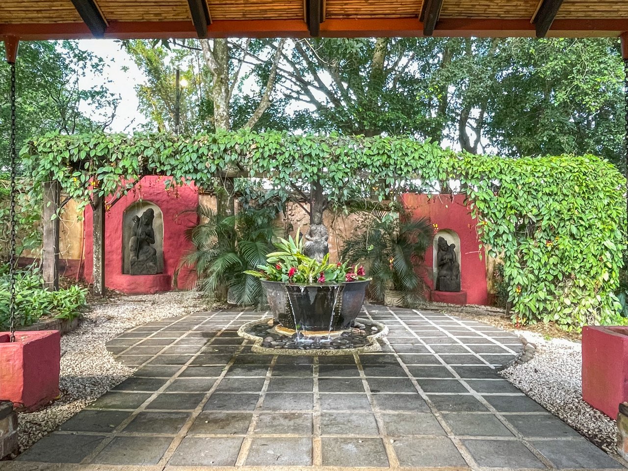 Fully Furnished Luxury Home