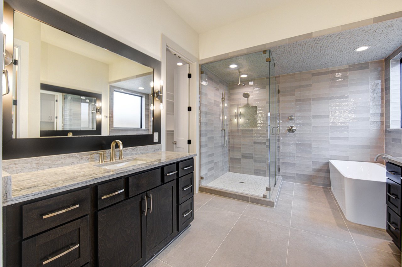 Alternate bathroom design of a Westview Terrace home