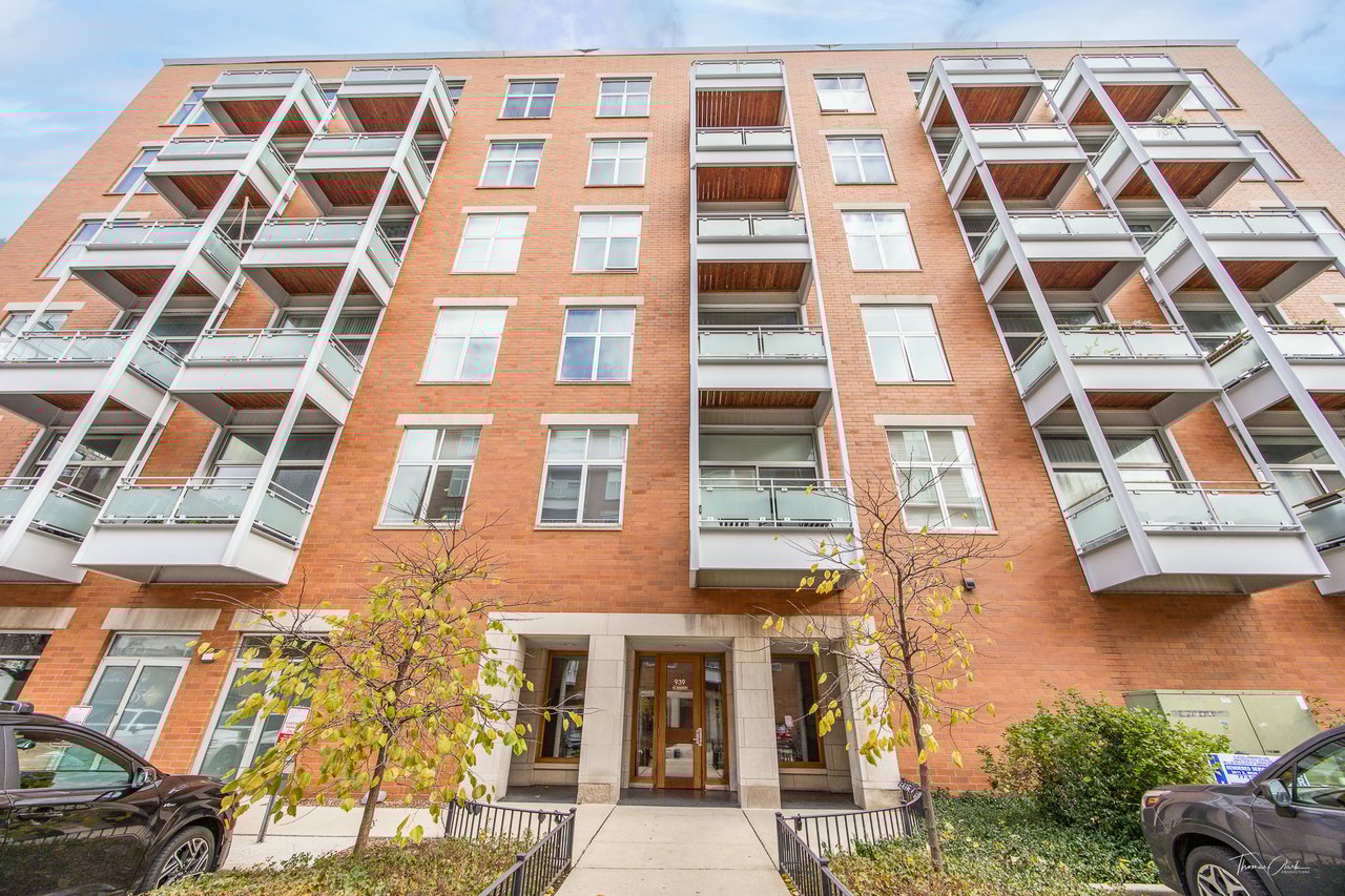 939 W Madison Street Unit: 301