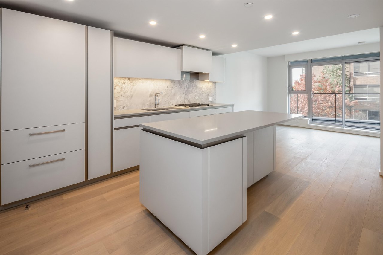 889 Pacific St, #504