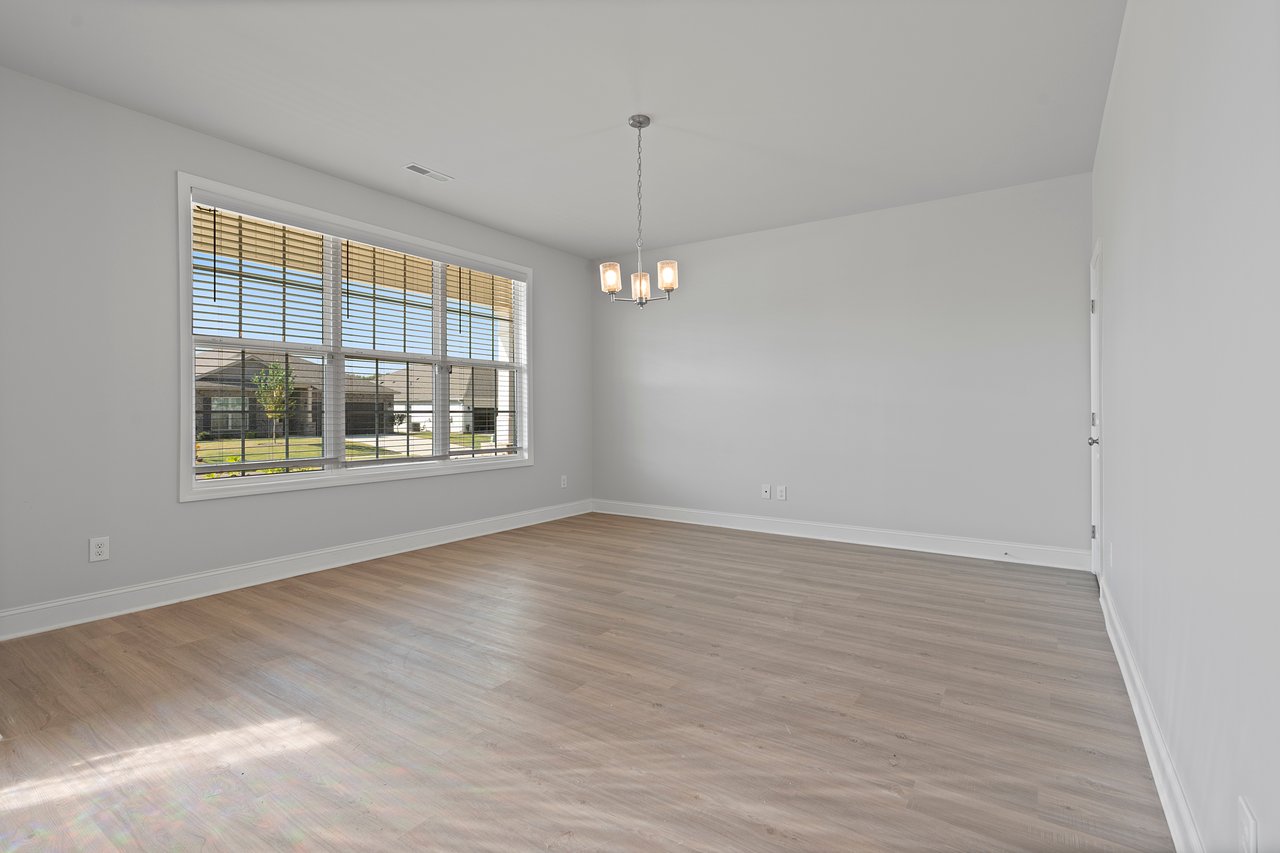 Modern Luxury Meets Spacious Comfort – 5BR/3BA Home