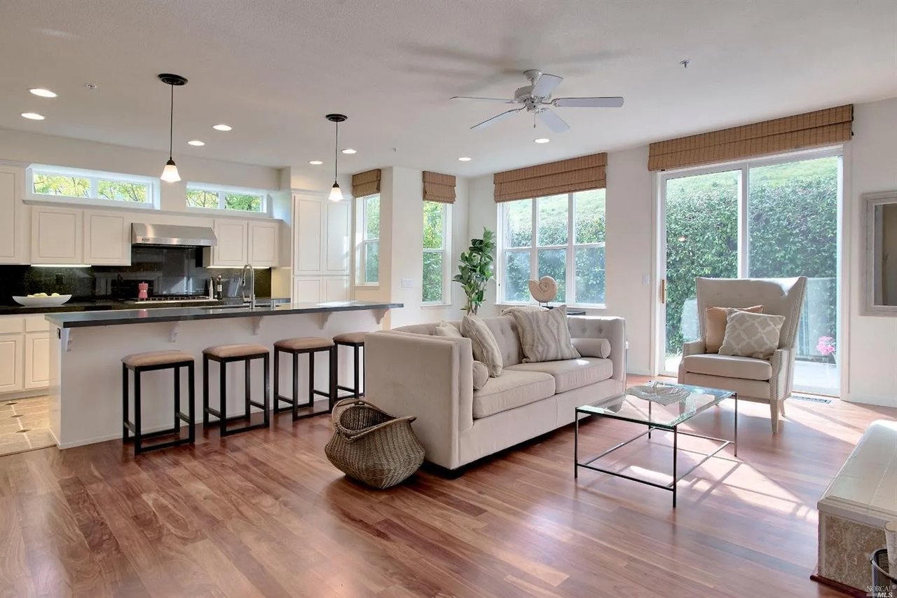 3 Ridge Ct