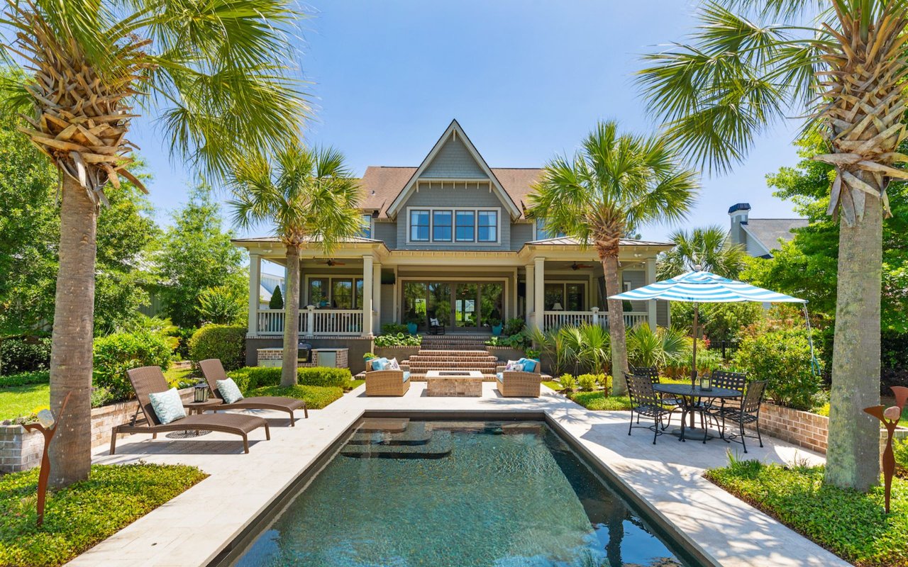 For Sale – Homes With A Pool