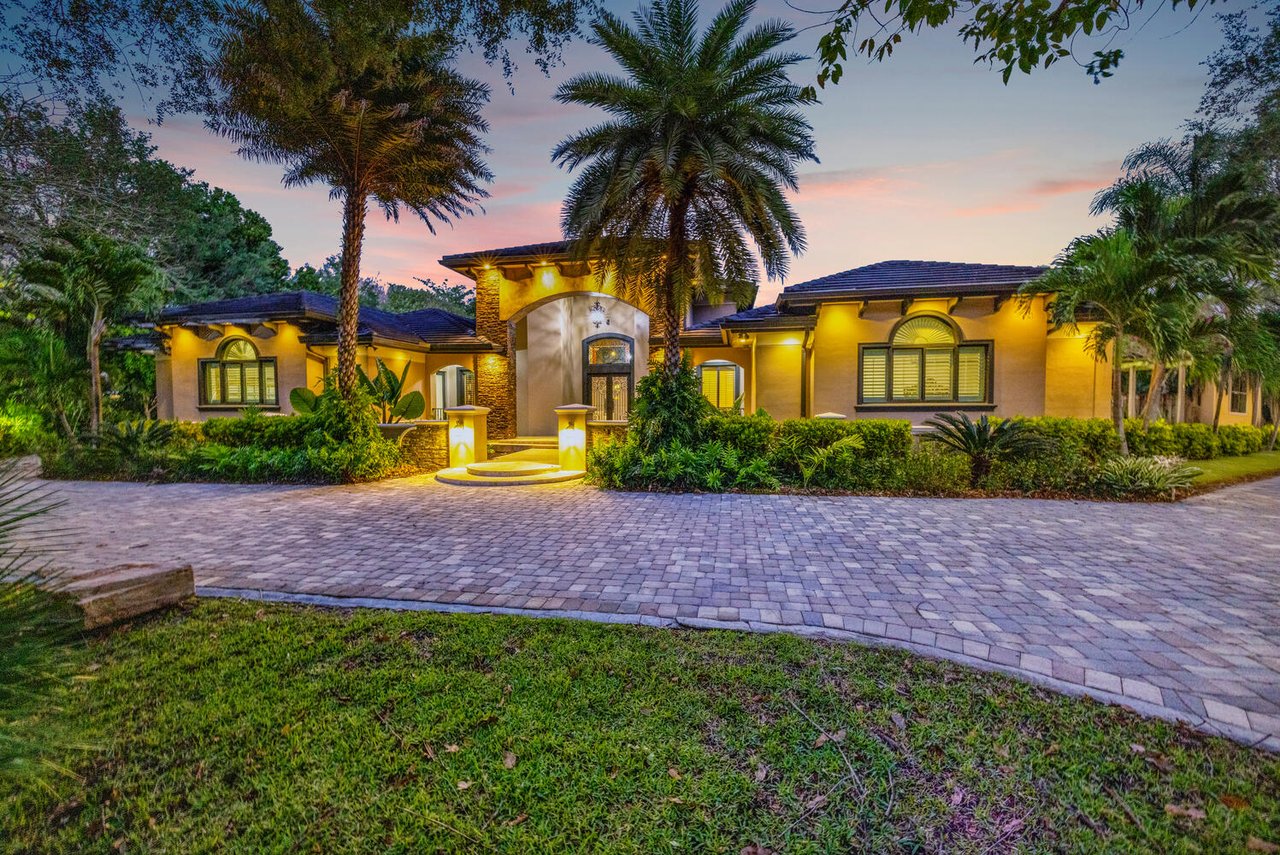 Elegant Custom Home on Builder’s Acre Near Baptist Hospital