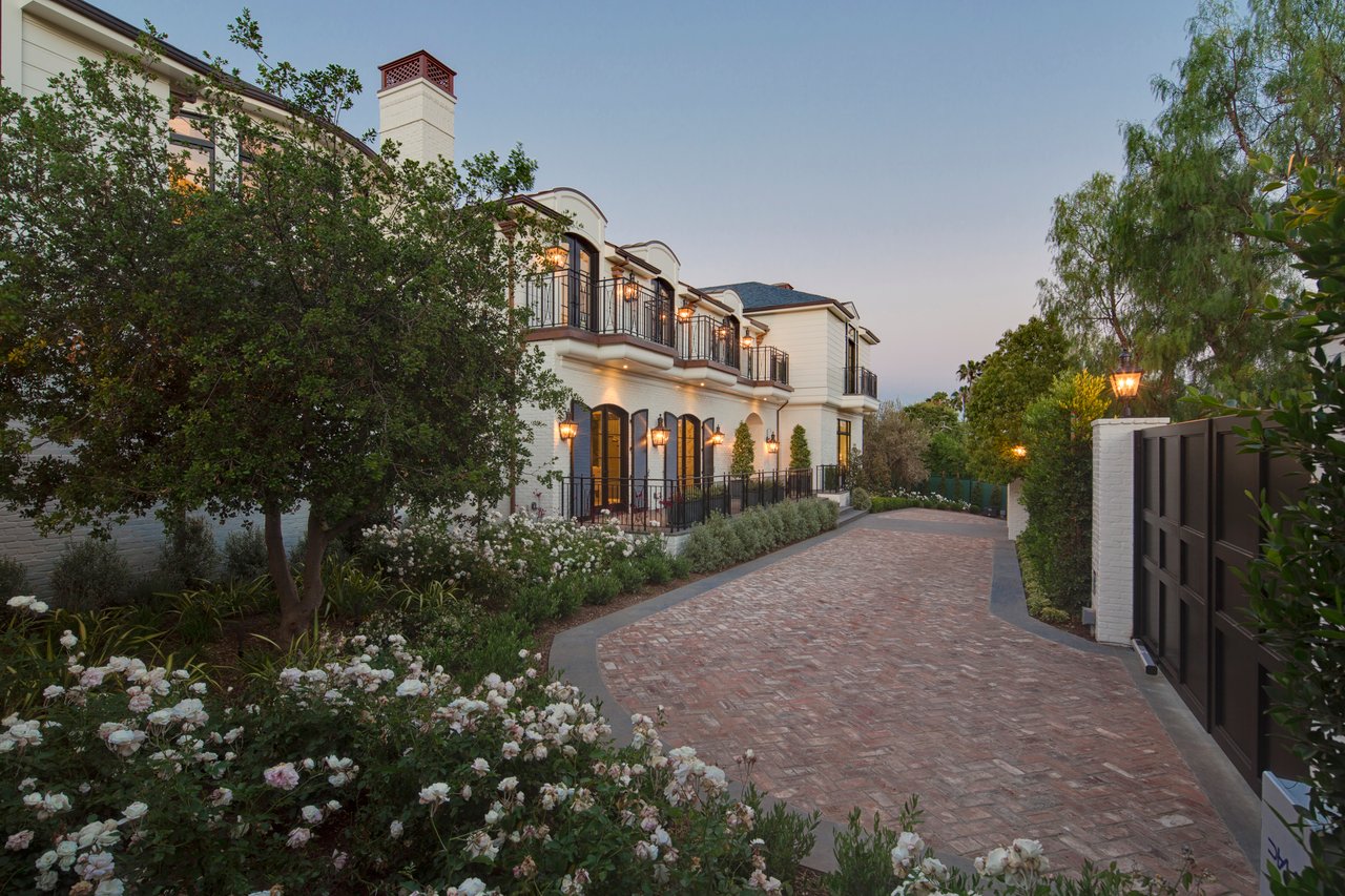 250 N CAROLWOOD DR, HOLMBY HILLS