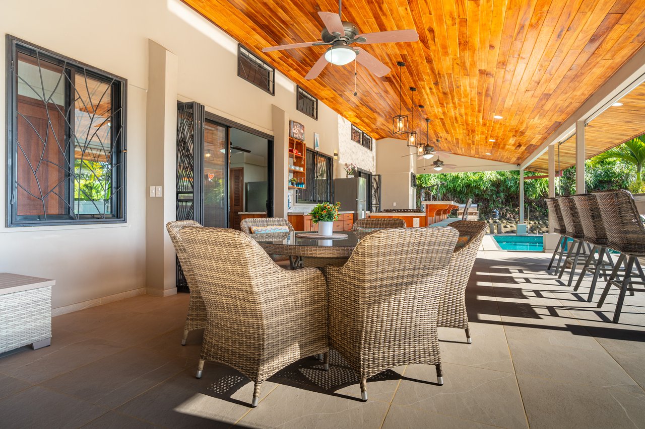 Casa Sea Breeze- Spectacular Ocean-View Home and Guest Villa in Prime Ojochal Location