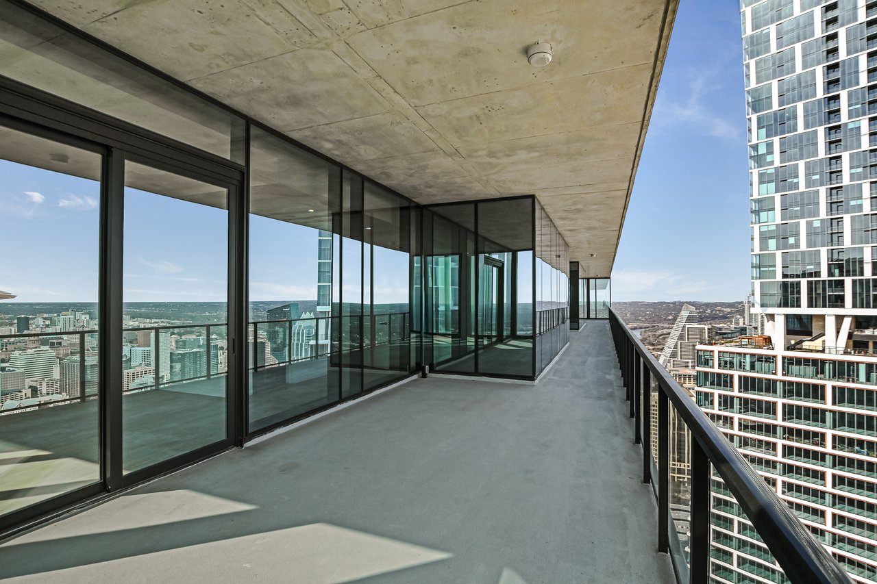 The Modern Sub-Penthouse #5402 North