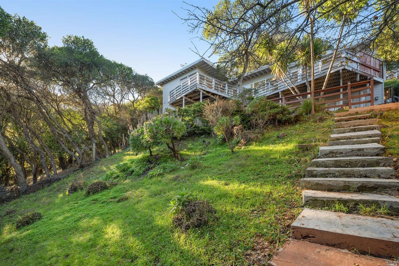 75 Monte Mar Dr