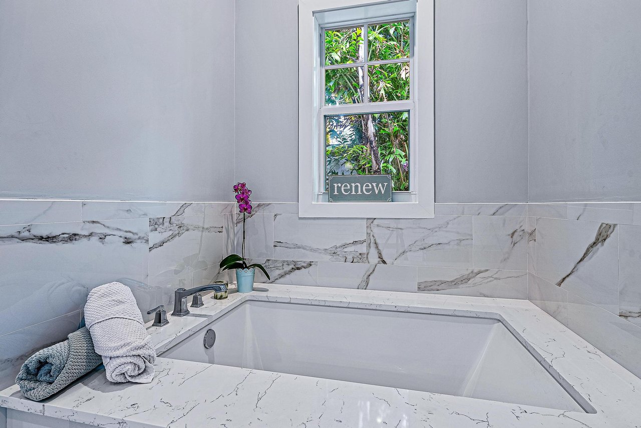 Luxury Modern Single Family Home For Rent North Palm Beach - Lynn Dachisen