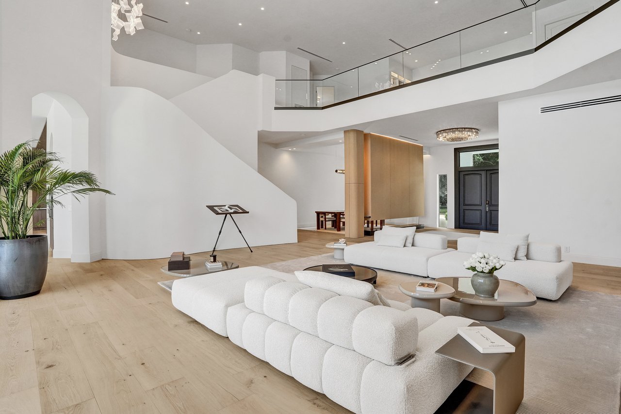 30  S Compass Dr