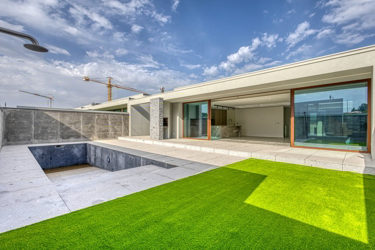 Contemporary 3-Bedroom Luxury Villa with Pool and Large Basement in Palmeira, Braga