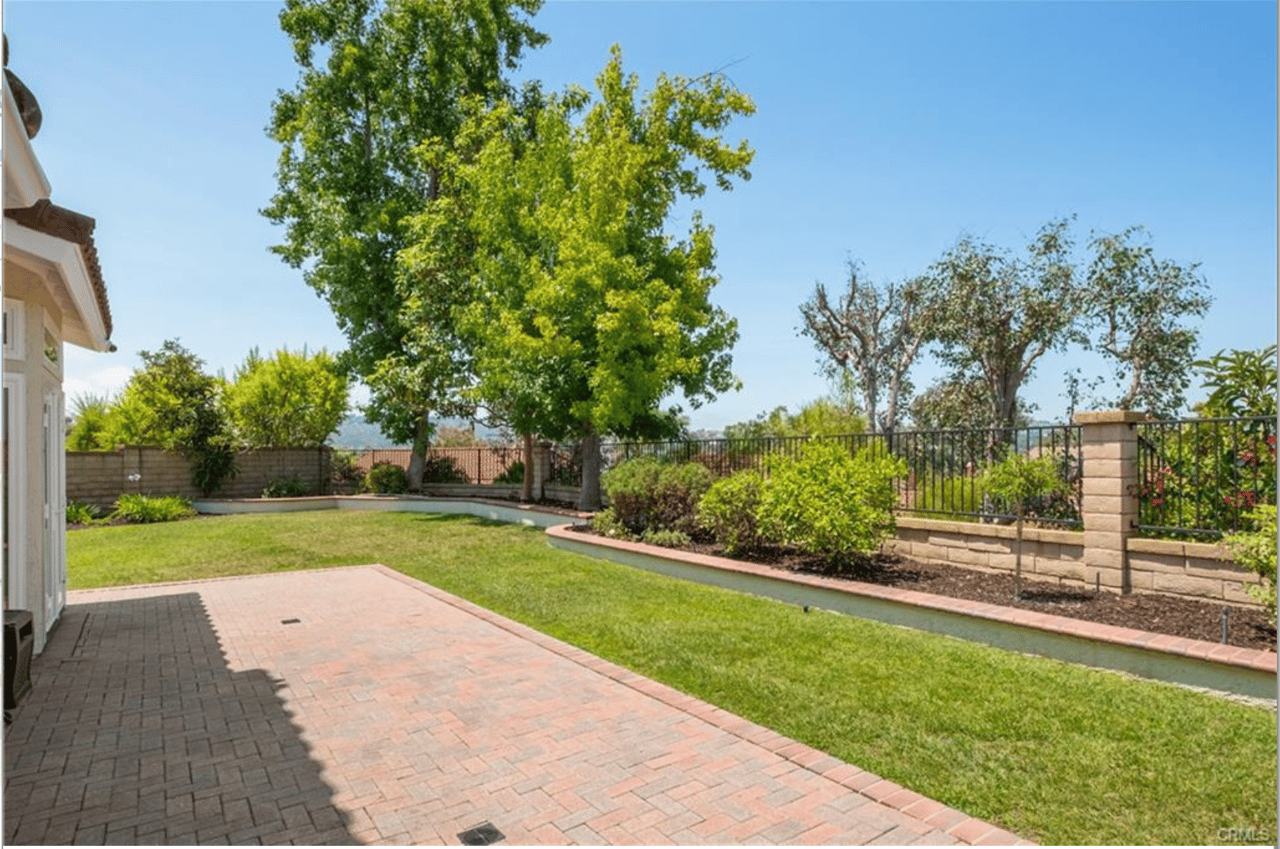 23921 Catbird Court