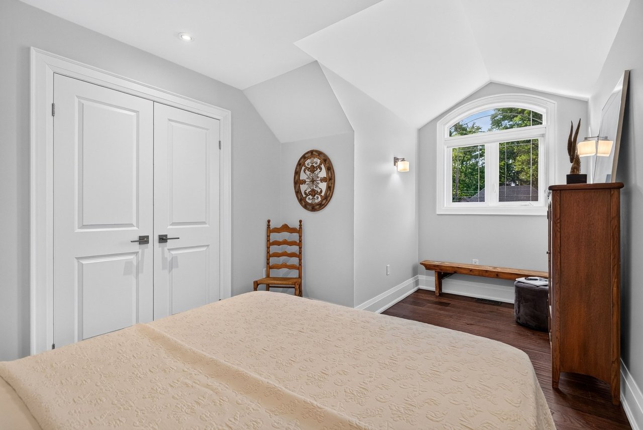 Luxury Custom Bungaloft