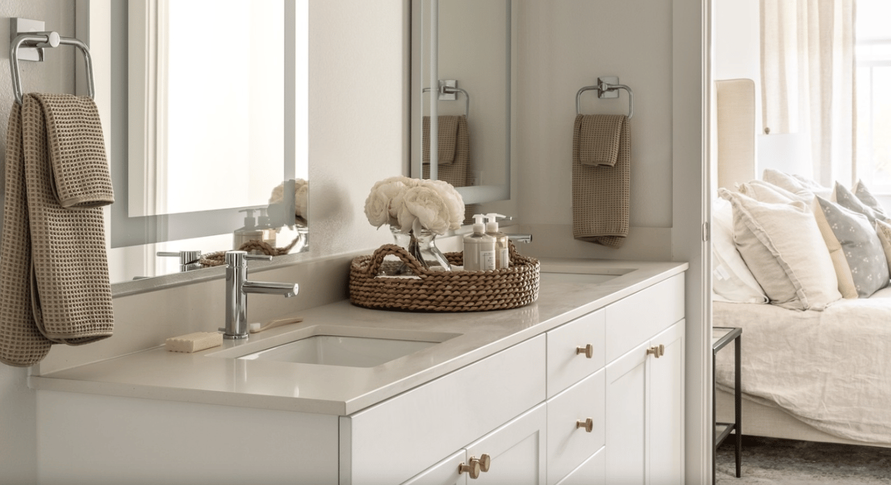 Get January base rent free + $1500 Gift Card!