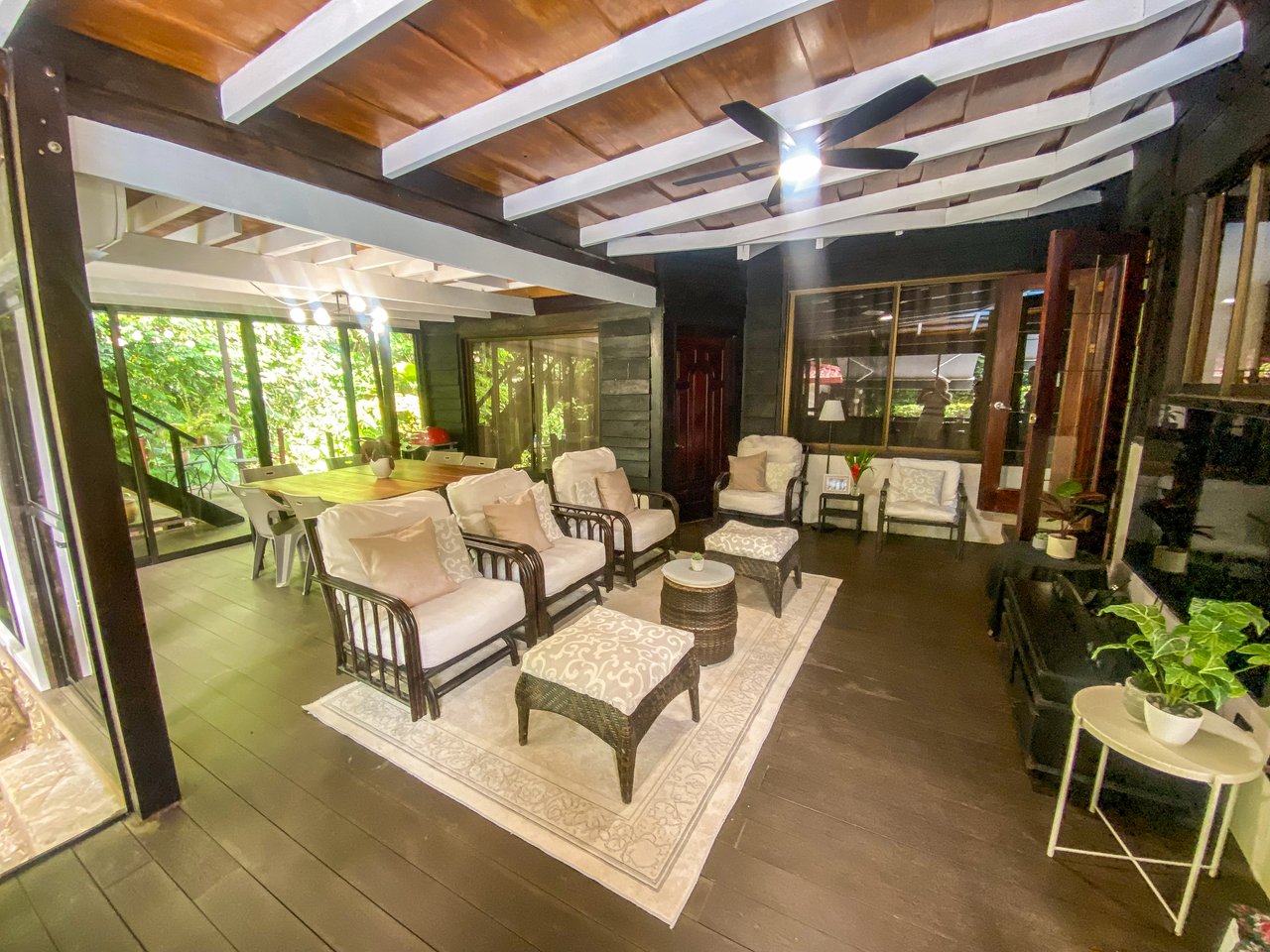 A riverfront 3-bed home on a large property In Ojochal, Costa Rica