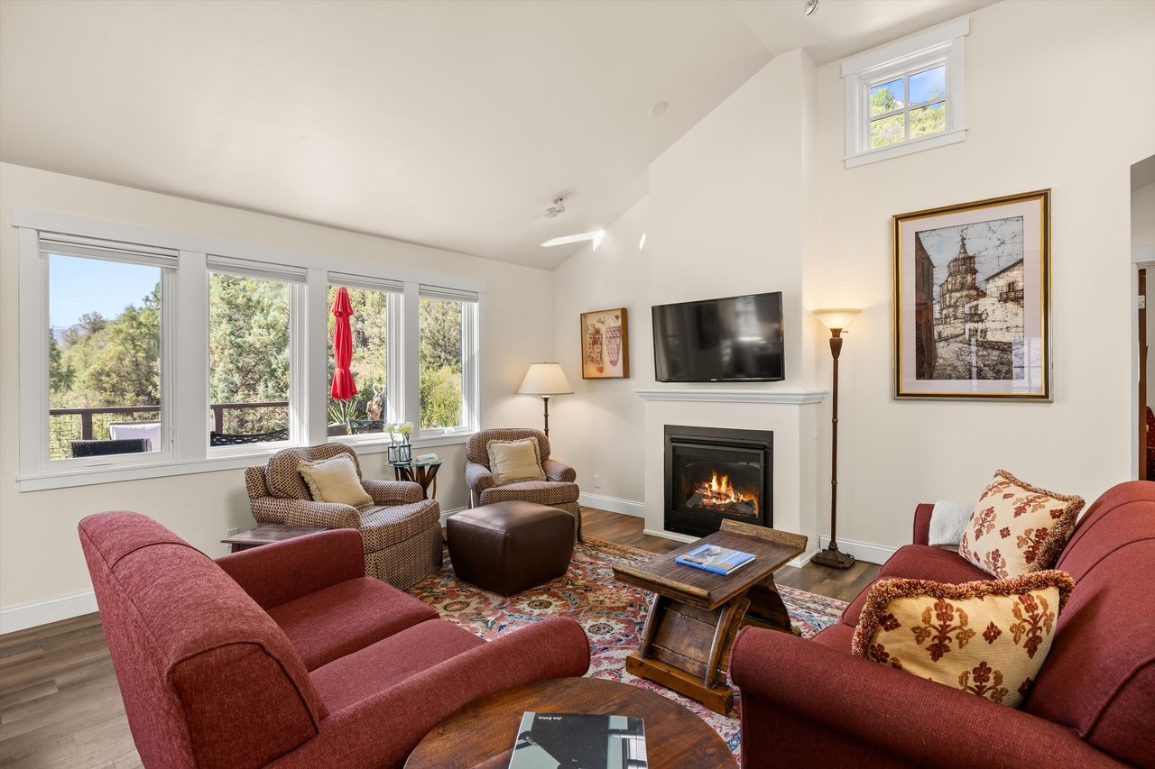 Charming Home with Spectacular Mountain Views