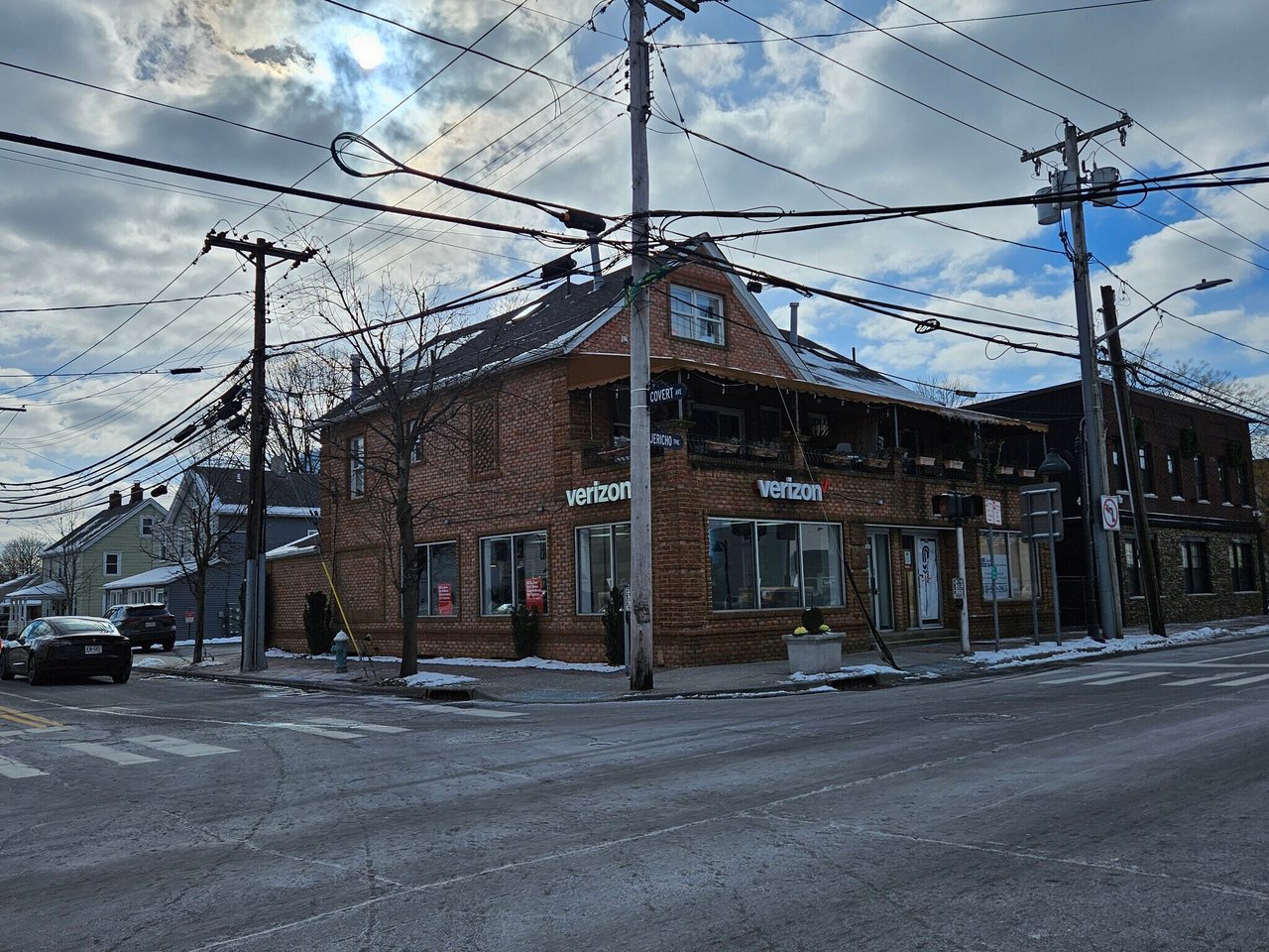 612 Jericho Tpke