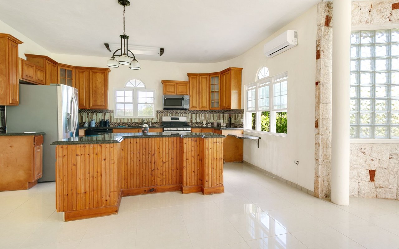 Resort Edge Villa / Les Sotto Voce