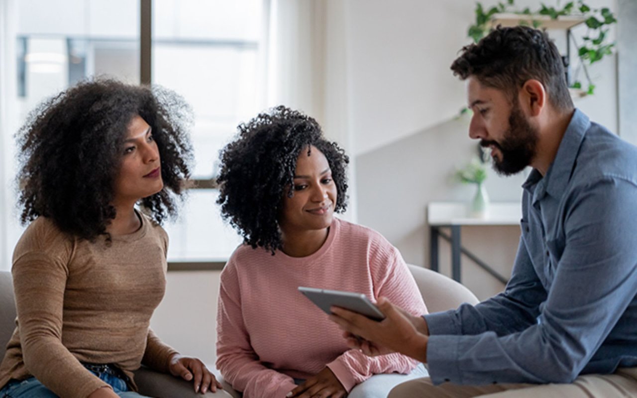 If You’re Thinking of Selling Your House This Fall, Hire a Pro