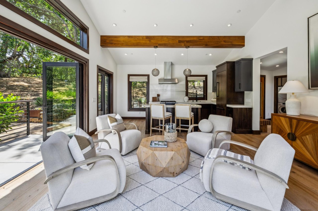 138 Bolivar LN