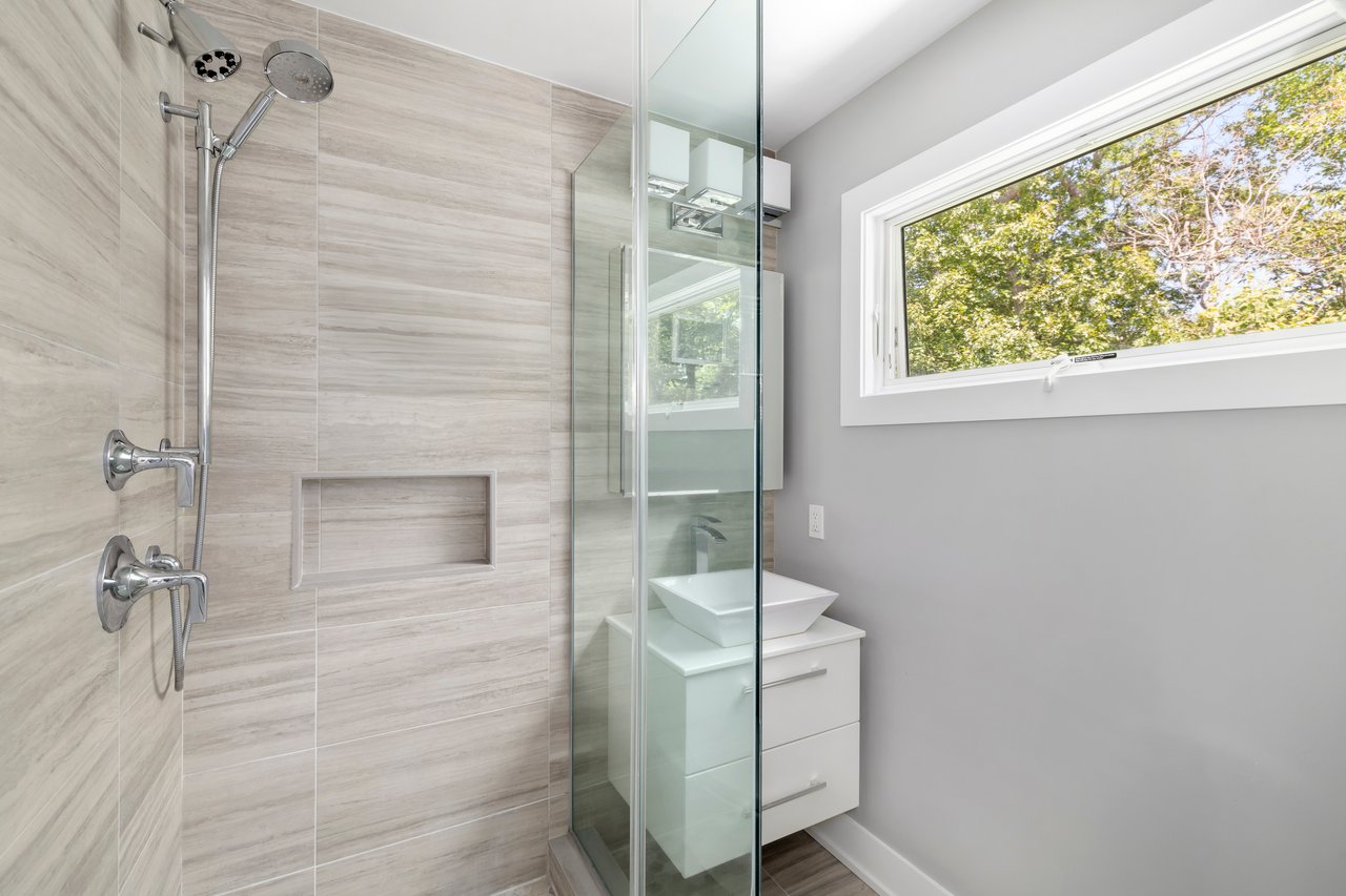 27 Landfall Road, East Hampton