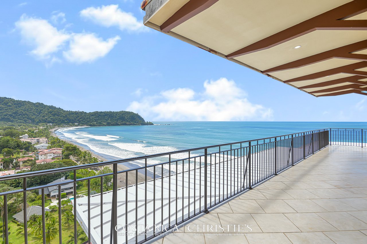 Beachfront One Bedroom Condo with Private Rooftop Patio